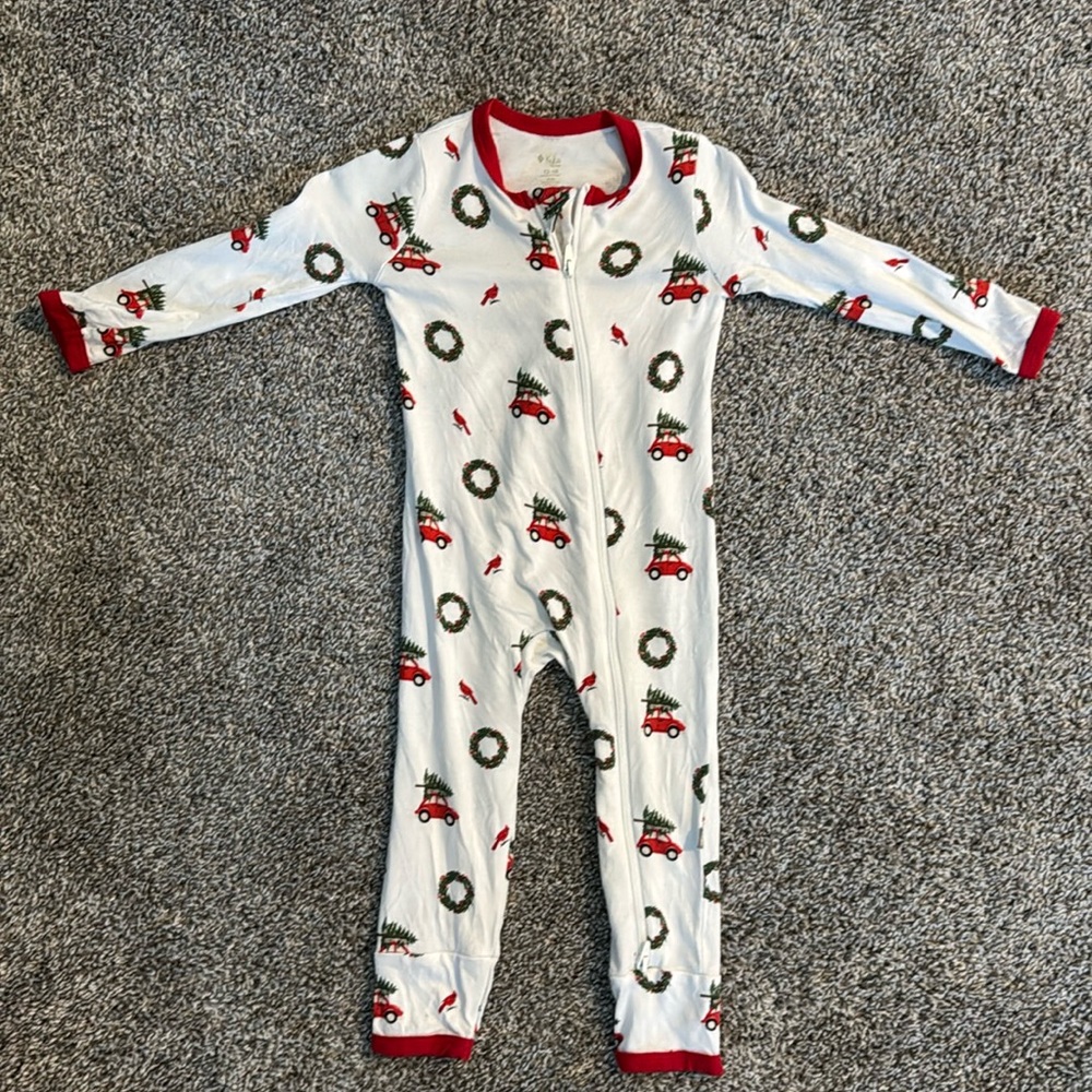 Kyte Baby zippered romper cardinal wreath